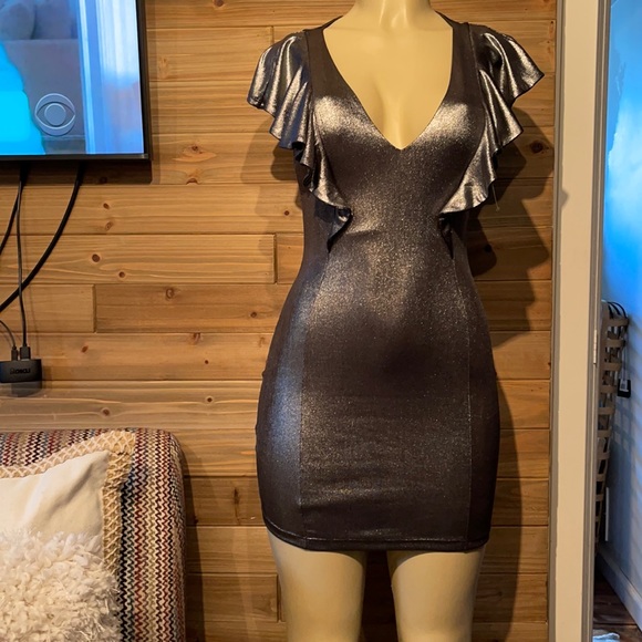 Privy Dresses & Skirts - PRIVY Sz XS . Silver Metallic bodicon mini dress.